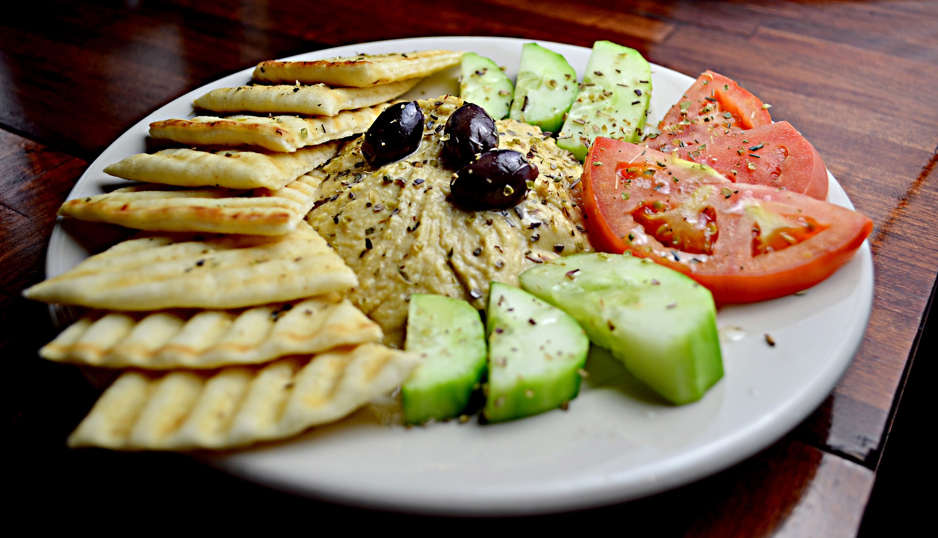 hummus plate with veggies